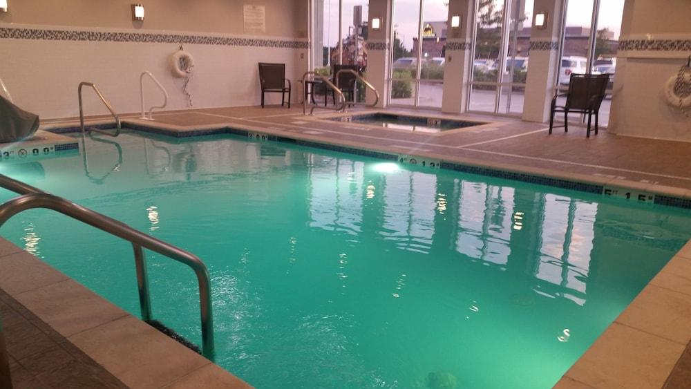 Hilton Garden Inn Olathe Exterior photo
