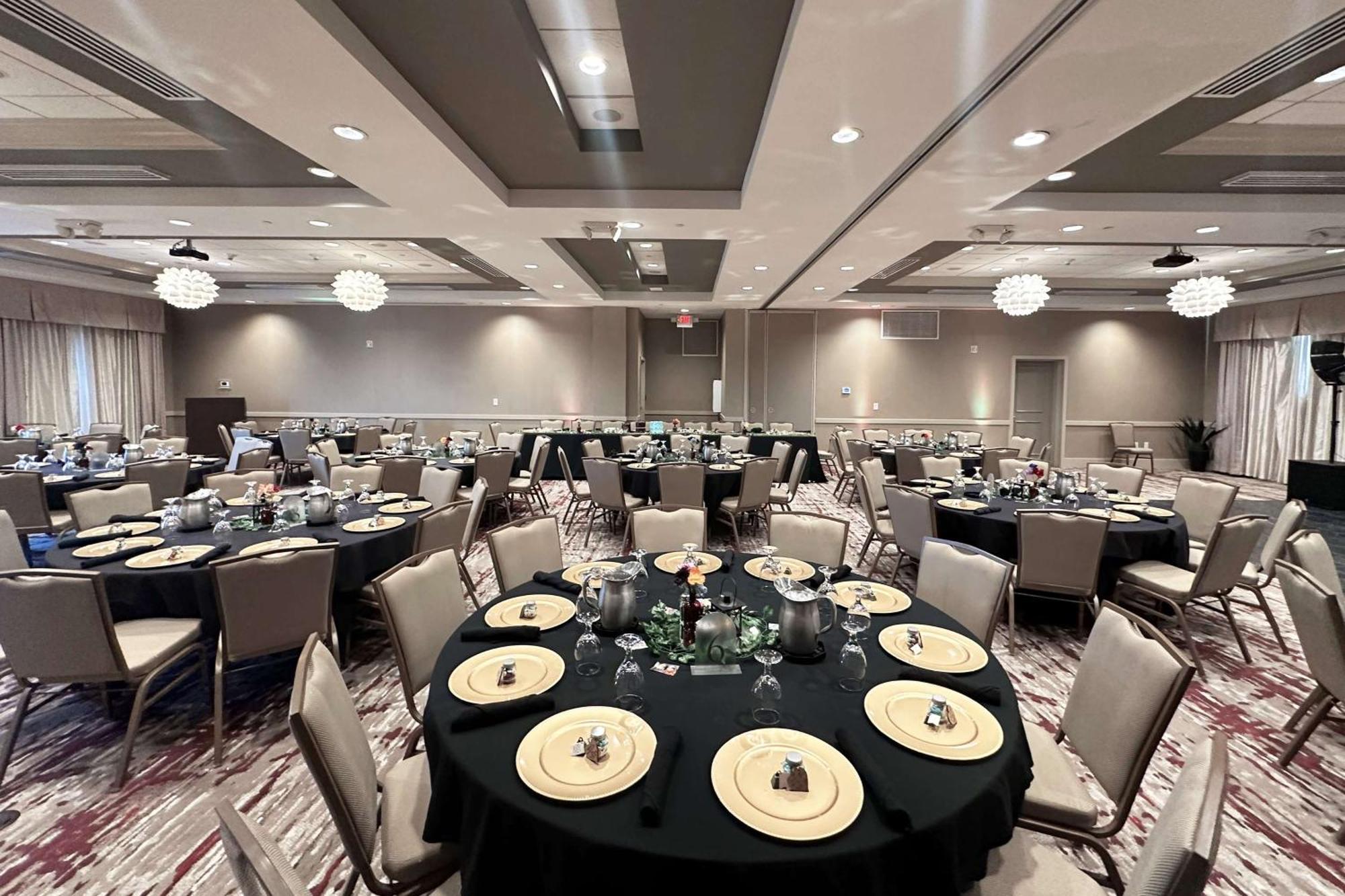 Hilton Garden Inn Olathe Exterior photo