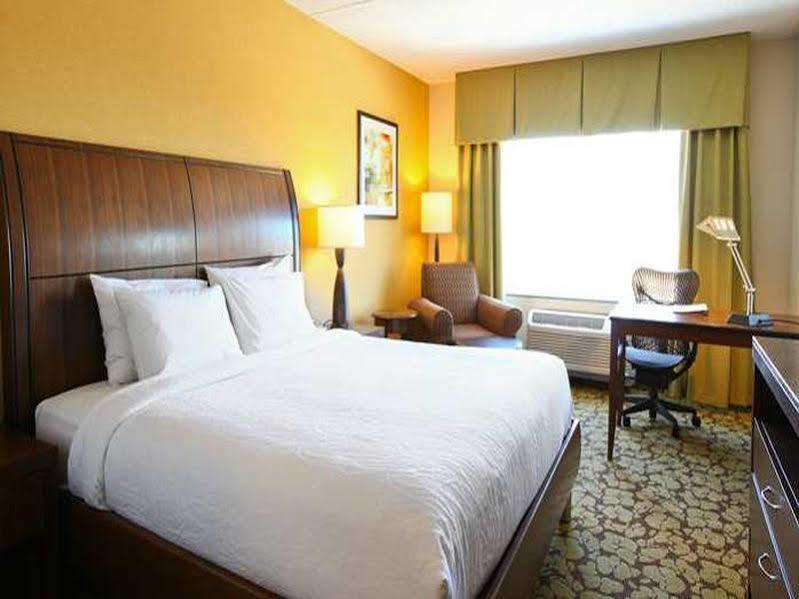 Hilton Garden Inn Olathe Exterior photo